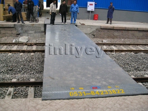 伸縮（suō）式鐵路跨橋