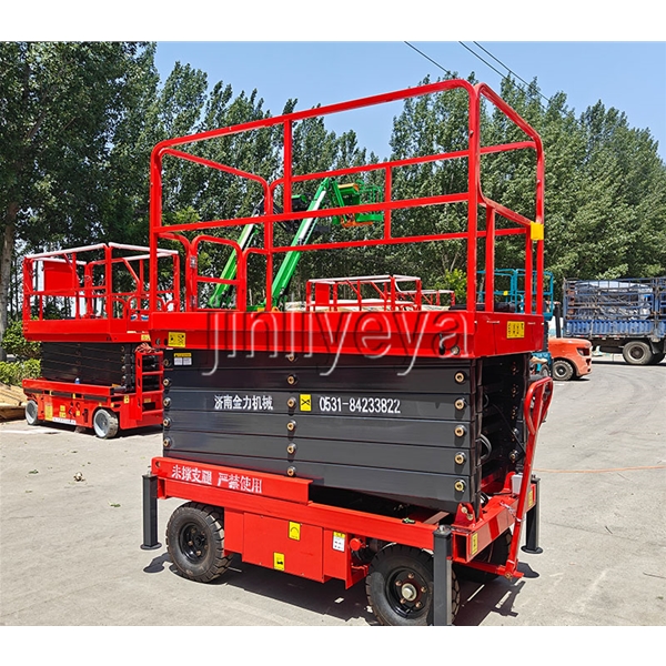 自行（háng）式升降機廠家