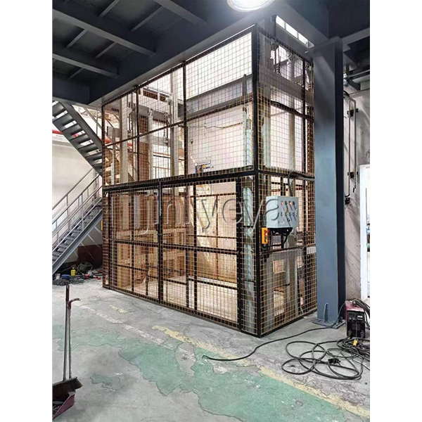 導軌式升降平台